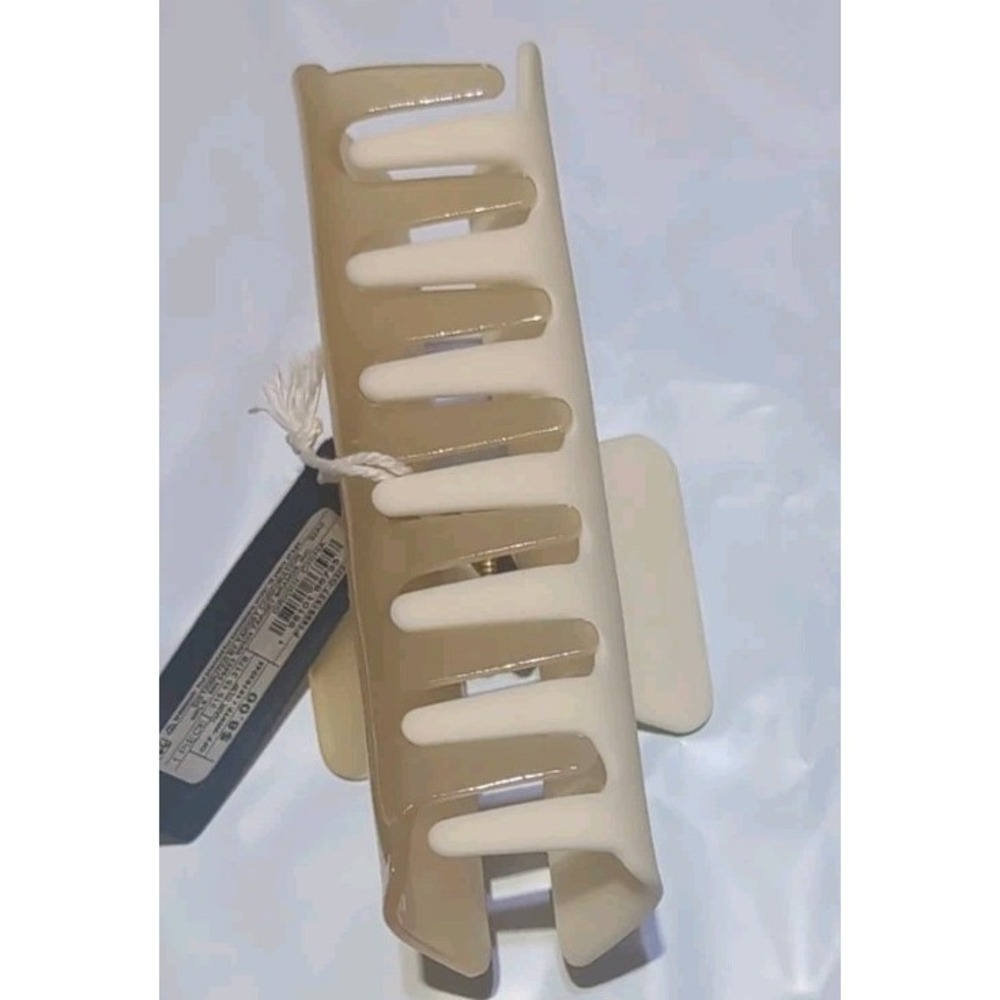 Jumbo Two-Tone Claw Hair Clip - Universal Thread™